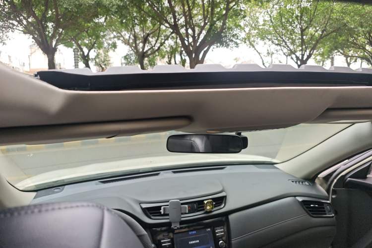 Used Nissan X-Trail 2017 2.0L CVT Comfort Edition 2WD Headliner