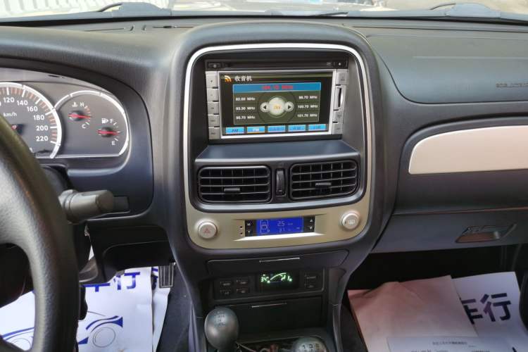 Used Nissan Paladin 2013 2.4L 4x4 Luxury Version China V Standard
