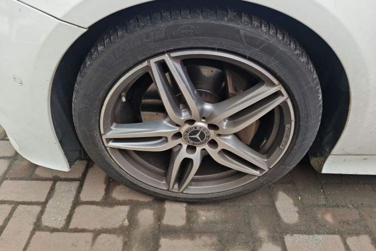 Used Mercedes-Benz E-Class 2020 E 260 Coupe Exterior 4