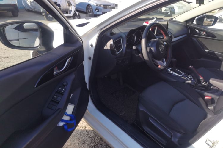 Used Mazda Mazda 3 Axela 2016 Sedan 1.5L Automatic Comfort Model
