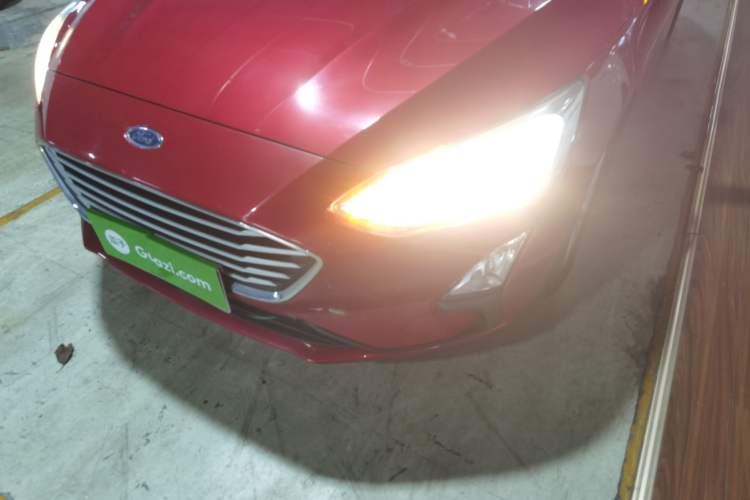 Used Ford Focus 2019 Sedan EcoBoost 180 Automatic Trend Edition