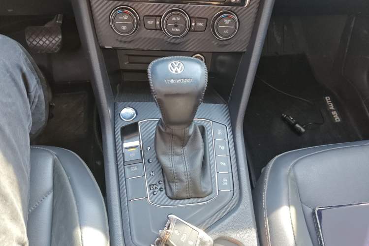 Used Volkswagen Tiguan L 2020 330TSI Automatic Two-Wheel Drive Smart Luxury Edition China VI Standard Gear Lever