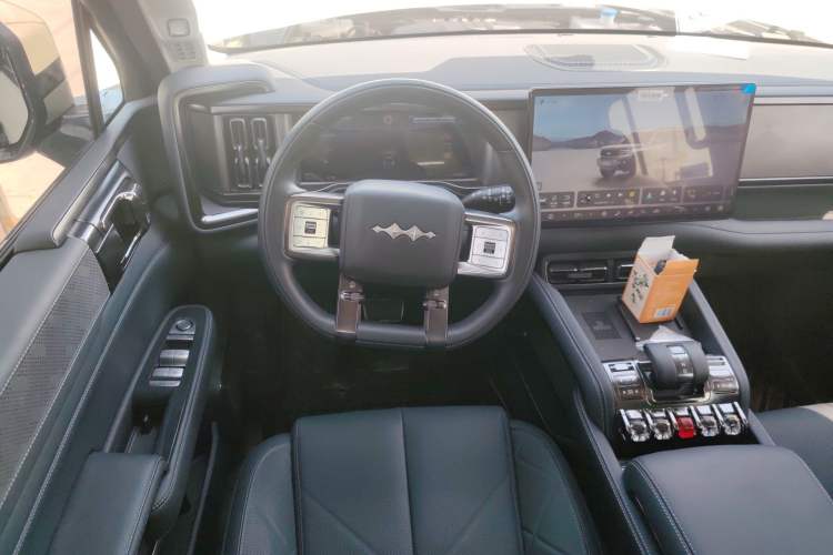 Used Formula Leopard 5 2023 Explore Edition