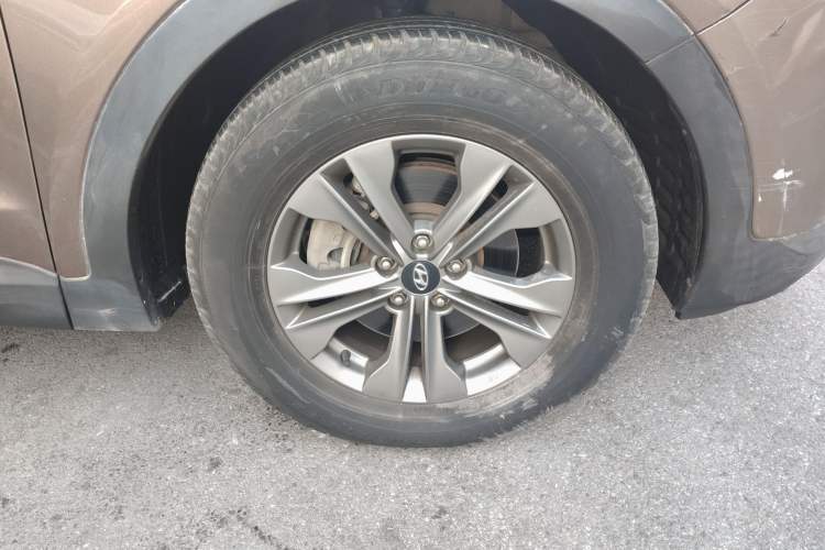 Used Hyundai Santa Fe 2015 2.0T Automatic All-Wheel Drive Smart Version 5 Seats