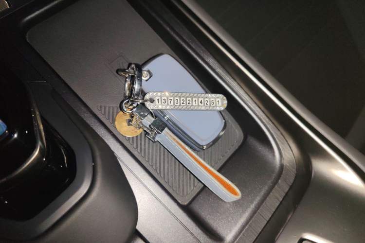 Used Ford Edge 2023 Ford Explorer L 2.0T EcoBoost Four-Wheel Drive 7-Seater Supreme Model Vehicle Key