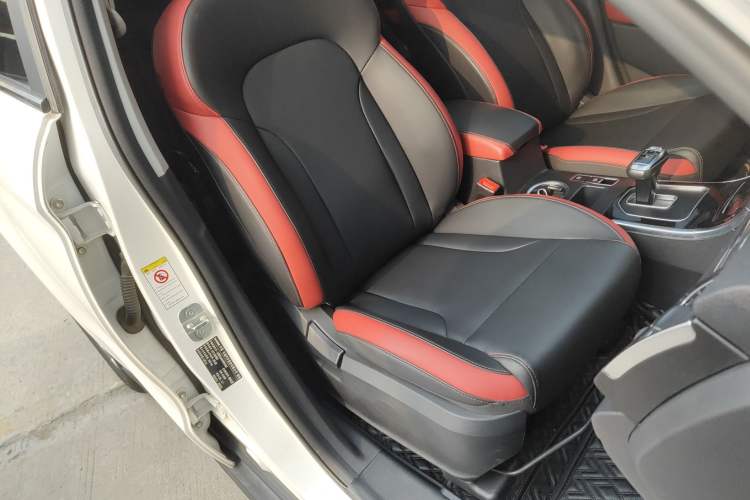 Used Haval H2 2018 Red-Label 1.5T Dual-Clutch Two-Wheel-Drive Luxury Model
