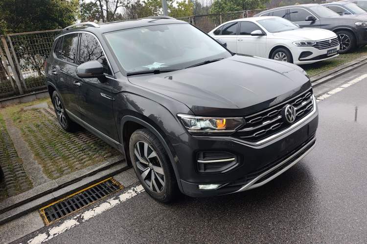 Used Volkswagen Tayron 2021 280TSI Two-Wheel Drive Luxury Smart Connectivity Version Front Right 45 Deg