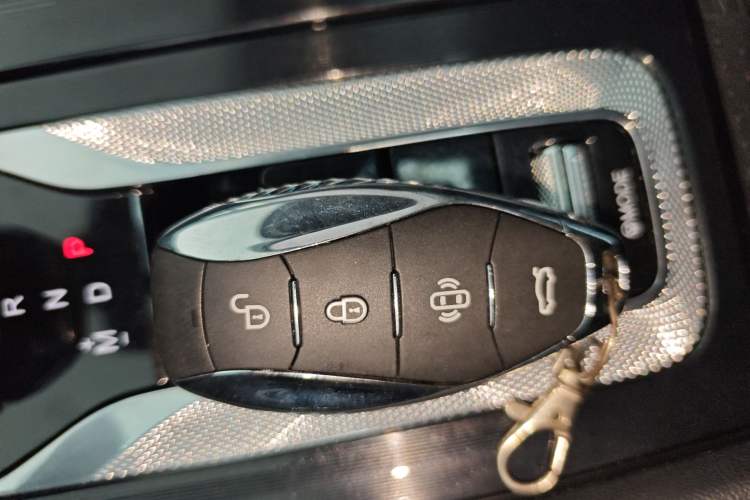 Used Hongqi H5 2023 2.0T Automatic Smart Connect Flagship Edition
