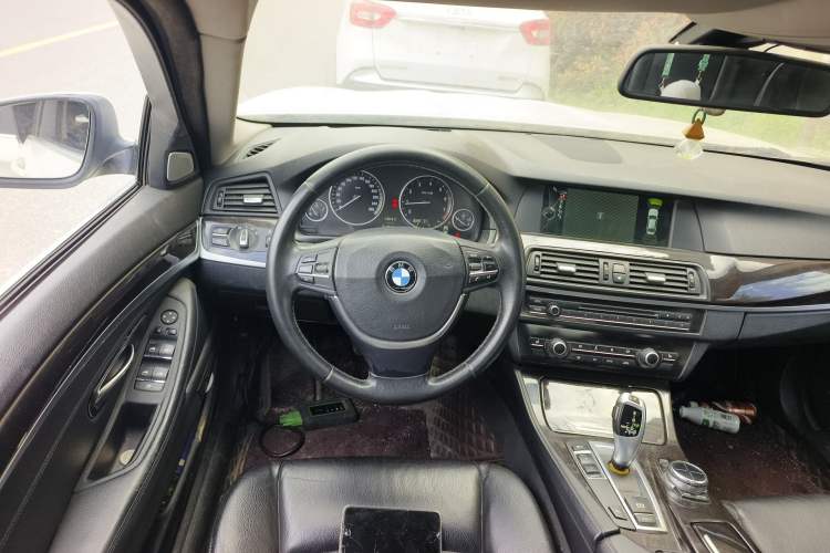 Used BMW 5 Series 2013 525Li Luxury Model Steering Wheel