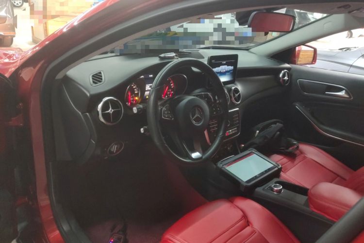 Used Mercedes-Benz GLA 2018 GLA 200 Sport Edition Center Console