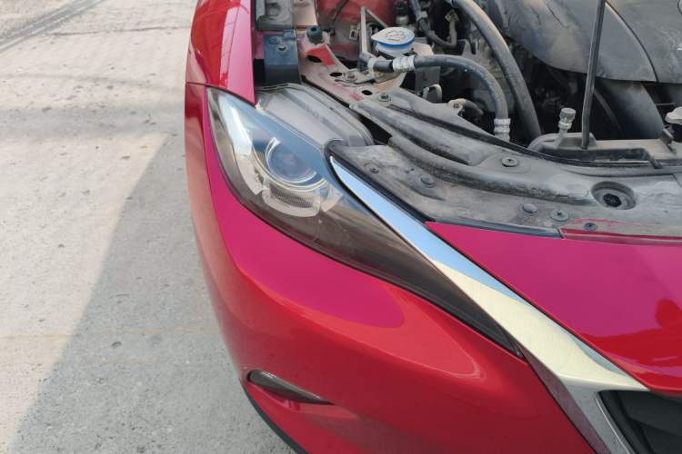 Used Mazda CX-4 2018 2.0L Automatic Two-Wheel Drive Blue Sky Exploration Version China V Standard Right Front Headlight