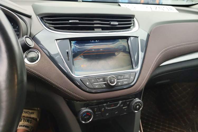 Used Chevrolet Malibu 2018 530T Automatic Luxury Edition Audio And AC Panel