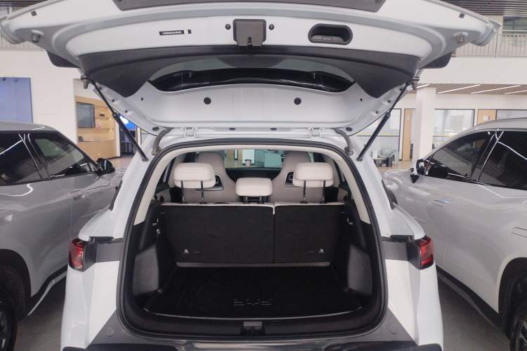 Used BYD Yuan UP 2024 301KM Leading Edition