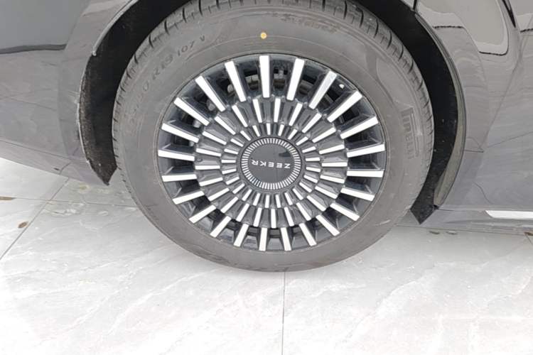 Used Zeekr 009 2024 7-Seater Aisle Version 108 kWh
