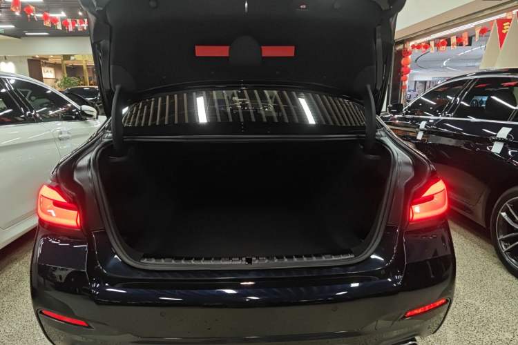 Used BMW 5 Series 2022 Restyled 525Li M Sport Package
