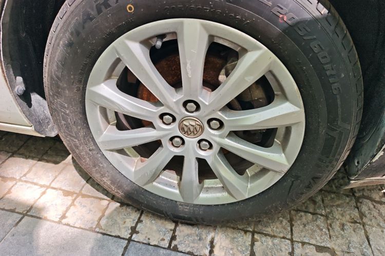 Used Buick GT 2013 GT 1.6L Automatic Fashion Edition Right Front Wheel Hub