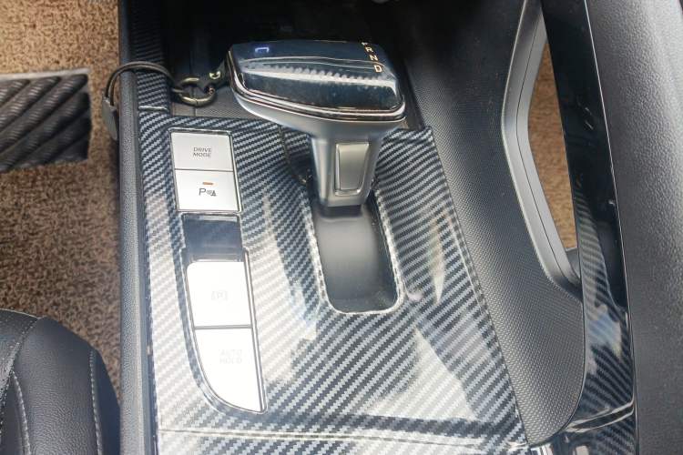 Used Hyundai Elantra 2021 1.5L CVT LUX Prestige Edition
