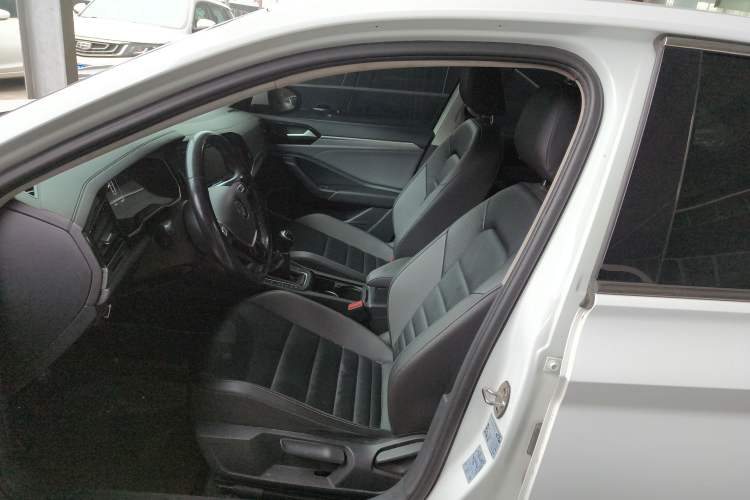 Used Volkswagen Sagitar 2019 200TSI Manual Comfort Version China VI Standard