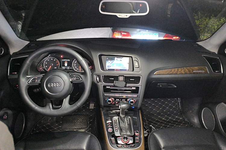 Used Audi Q5 2015 40 TFSI Comfort Model
