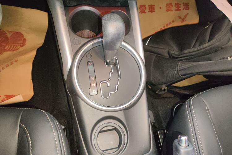 Used Mitsubishi ASX 2013 2.0L CVT Two-Wheel Drive Elite Edition Gear Lever