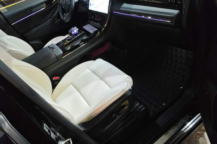 Used GAC Trumpchi M8 2023 Zongshi Series Dual-Motor Flagship Edition
