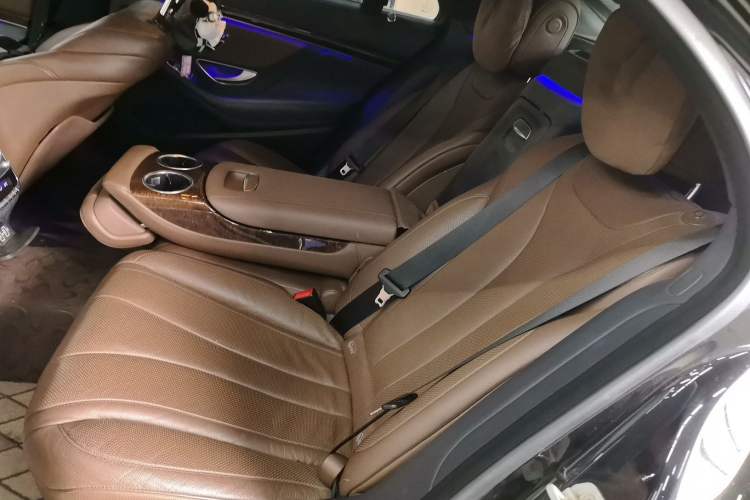 Used Mercedes-Benz S-Class 2018 S 320 L Left Rear Seat