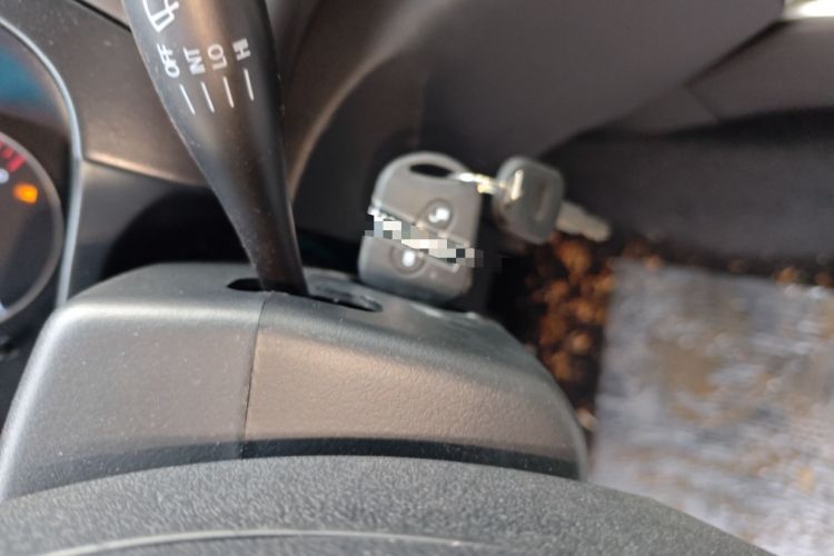 Used Jinbei Gold Hiace M Classic 2024 1.5L Engineering Lion Passenger Van 7 Seats