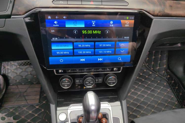 Used Volkswagen Magotan 2017 330TSI DSG Luxury Model Audio And AC Panel