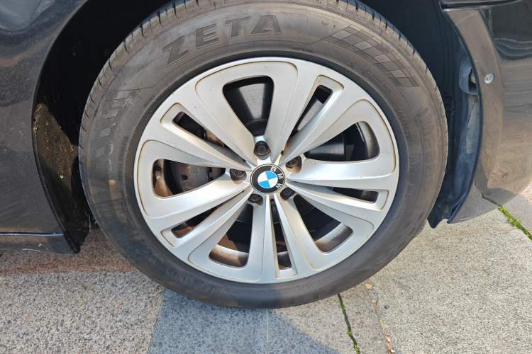 Used BMW 7 Series 2011 730Li Elegant Model Right Front Wheel Hub