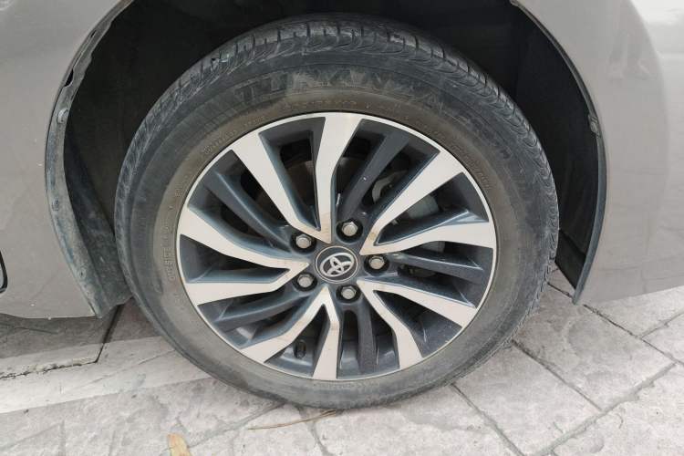 Used Toyota Corolla 2018 Dual-Engine 1.8L E-CVT Smart Edition