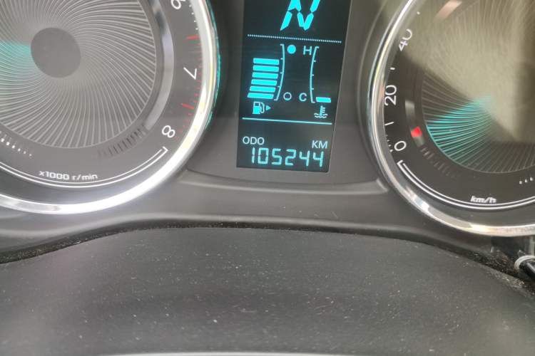 Used Chevrolet Lova RV 2016 1.5L Automatic Smart Drive Edition Odometer Close Up