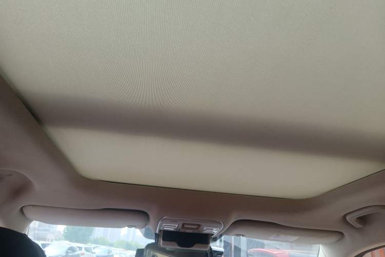 Used Geely Auto Emgrand X7 Sport 2018 1.8TD Automatic Two-Wheel Drive ZhiZun Model with 4G Connectivity
