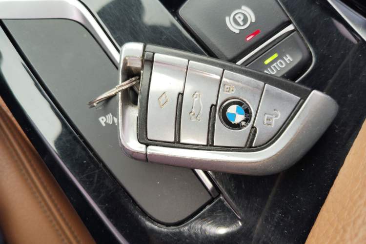 Used BMW 5 Series 2019 530Li Leading Model M Sport Package Interior 1