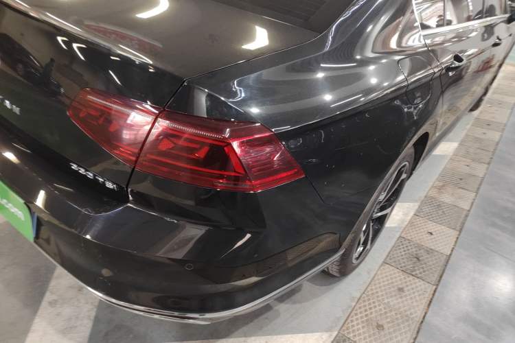 Used Volkswagen Magotan 2023 2 Million Units Limited Edition 330TSI DSG Leading Version