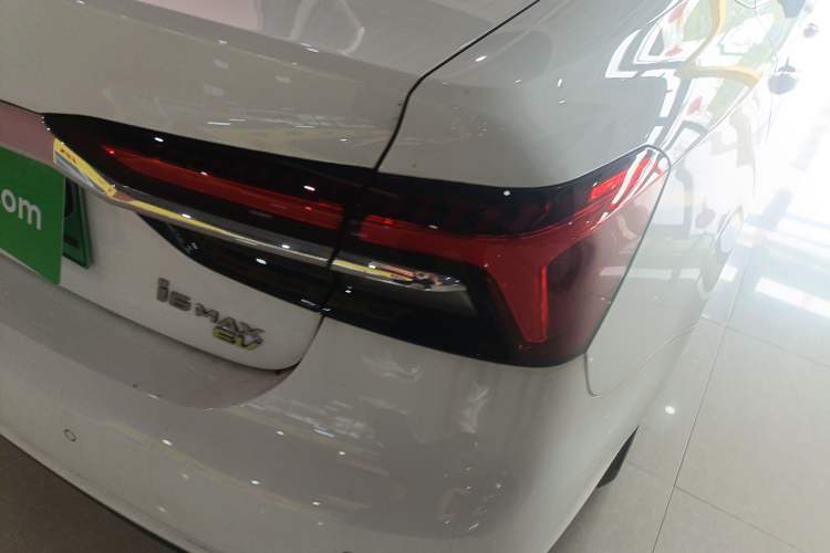 Used Roewe i6 MAX New Energy 2023 EV 420 Skyroof Special Edition Exterior 3