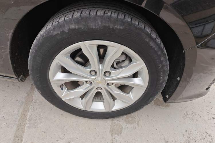 Used Chevrolet Malibu XL 2021 535T Automatic Sport Edition Right Front Wheel Hub