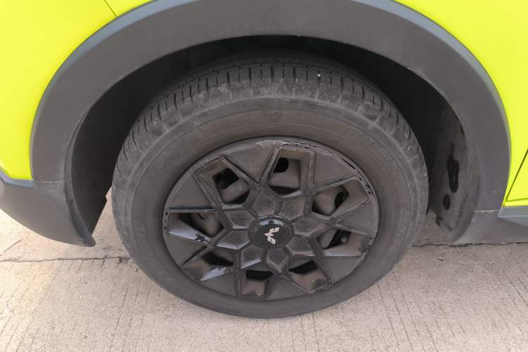 Used Wuling Hongguang MINIEV 2022 GAMEBOY 200km Gaming Edition with Lithium Iron Phosphate Left Front Wheel Hub