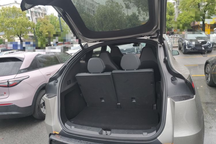 Used Tesla Model Y L 2025 Model Long-Range All-Wheel-Drive Version