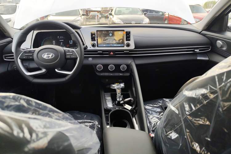 Used Hyundai Elantra 2023 1.5L CVT GLX Elite Edition Audio And AC Panel