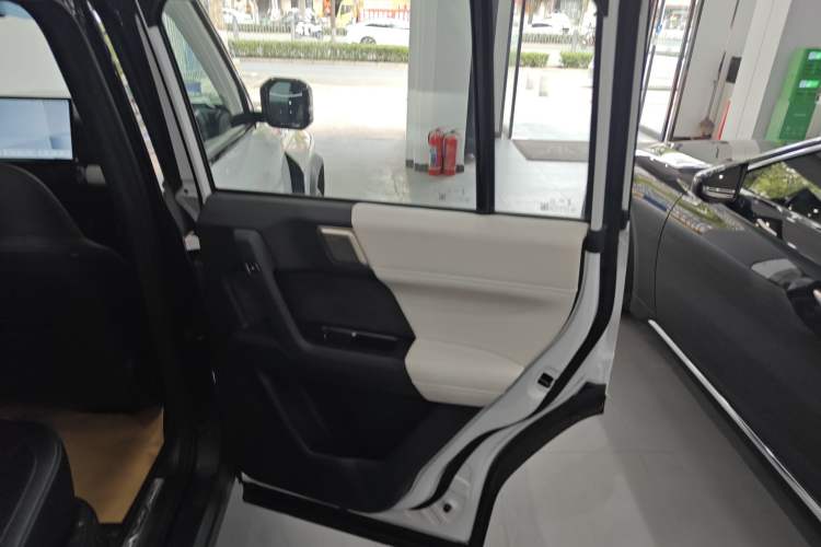 Used iCAR 03T 2024 520km Two-Wheel Drive Long-Range Version
