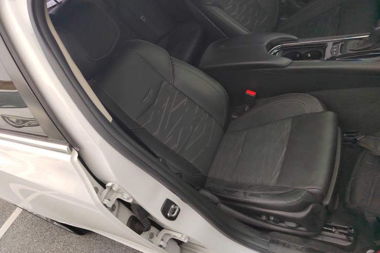 Used Cadillac ATS-L 2017 28T Tech Edition Right Front Seat