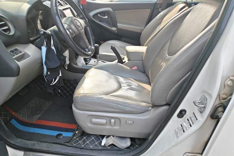 Used Toyota RAV4 2011 2.4L Automatic 4x4 Supreme Navigation Edition