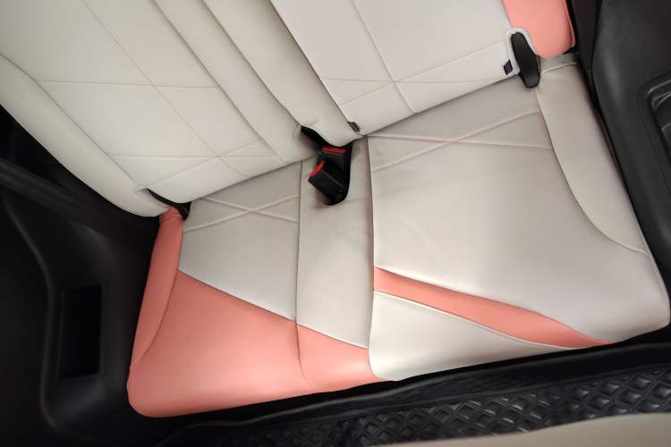 Used Chery Little Ant 2022 Sweet Pink Edition Half-Sugar Version Lithium Iron Phosphate 29.2 kWh 30 kW 301 km