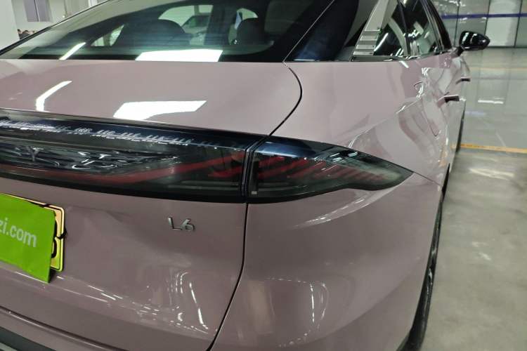 Used Geely Galaxy L6 2024 125km Creative Edition
