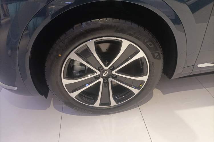 Used Hima AITO M7 2026 Model Range-Extending Max All-Wheel Drive 5-Seater Version
