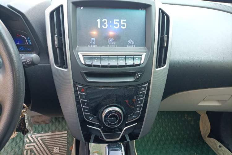 Used Luxgen U6 SUV 2014 1.8T Charm Version
