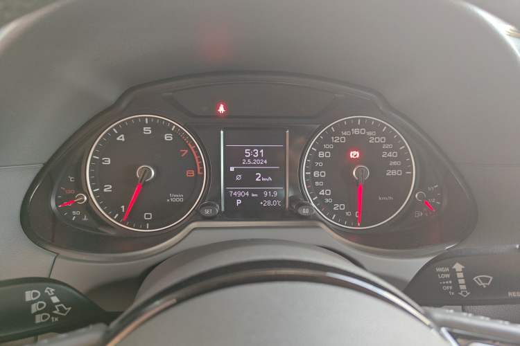 Used Audi Q5 2015 40 TFSI Trendy Edition Instrument Cluster