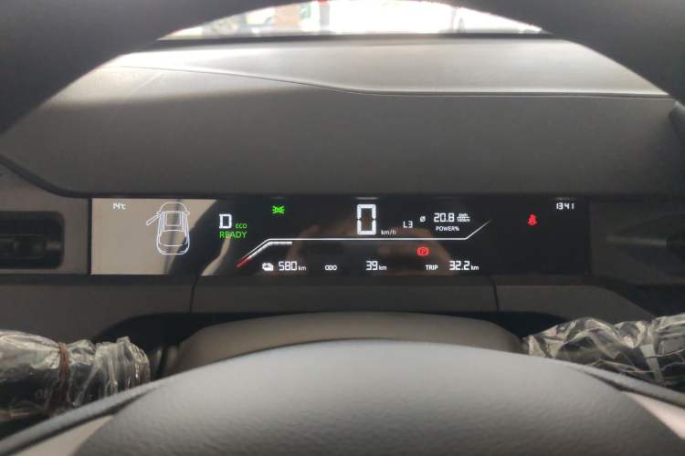 Used Livan 7 2024 605 km Wealth Edition