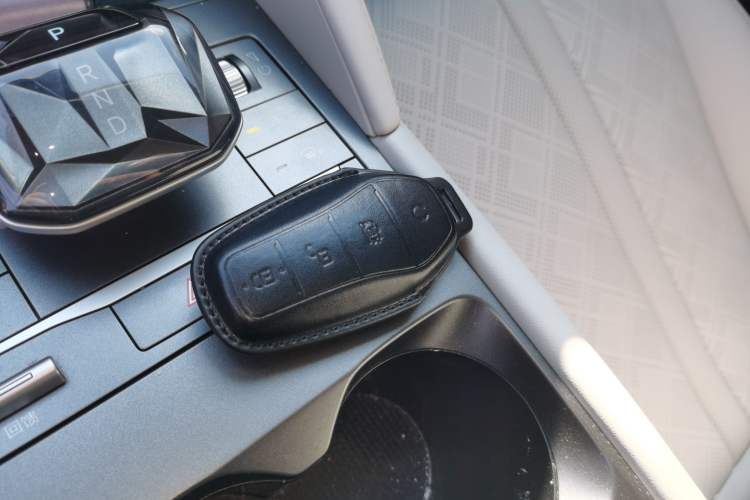 Used BYD Yuan UP 2024 401KM Leading Edition Vehicle Key