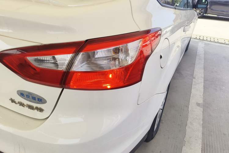 Used Ford Focus 2012 Sedan 1.6L Manual Comfort Model